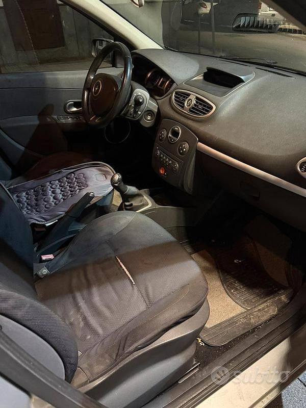 Usata Renault Clio II 2006 Grigio Utilitaria