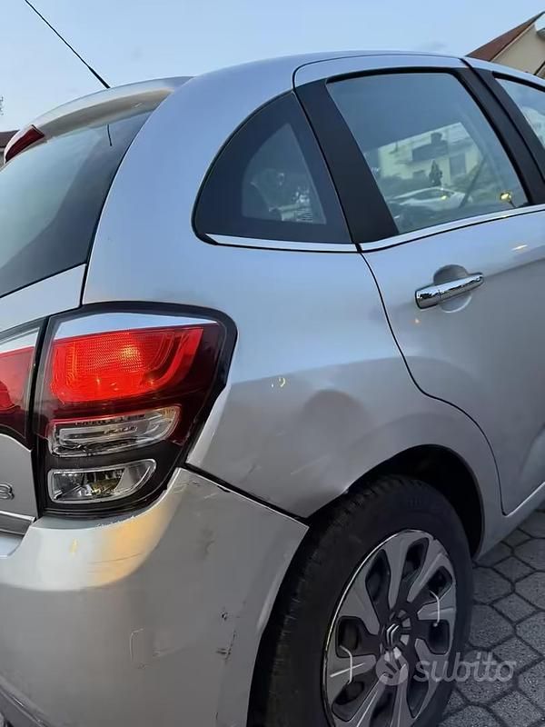 Begagnad Citroën C3 2016 Grå Sedan