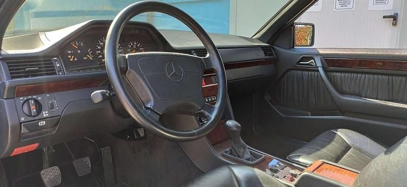 Nero Usata 1996 Mercedes E200 Cabrio | 15.000 € (Ottimo prezzo) - Immagine 1/4