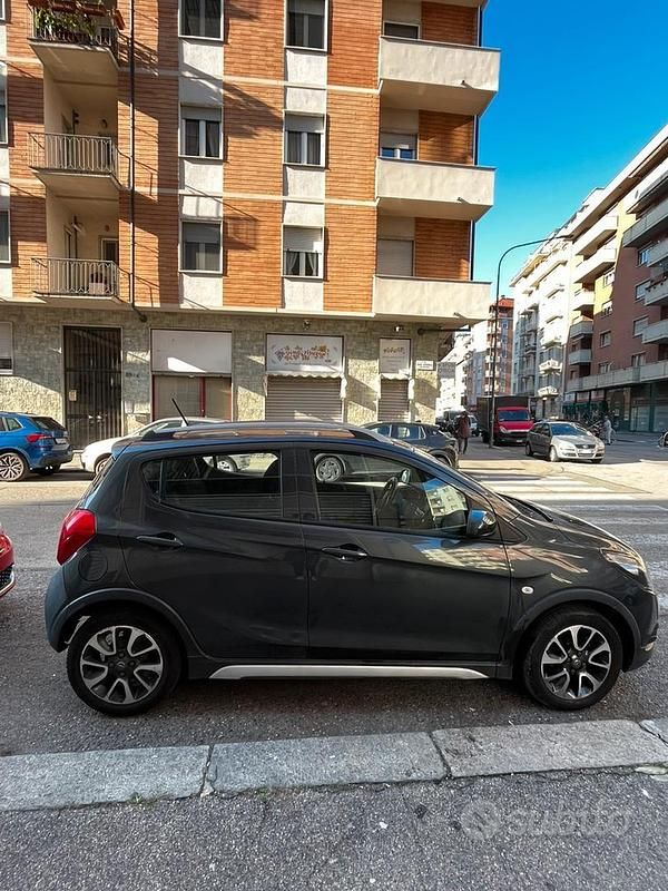 Usata Opel Karl Rocks 75 CV (55 kW) 2019 Utilitaria
