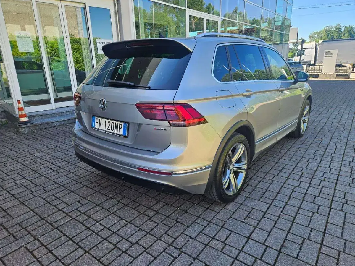 Usata VW Tiguan Sport 150 CV (110 kW) 2019 Grigio medio SUV