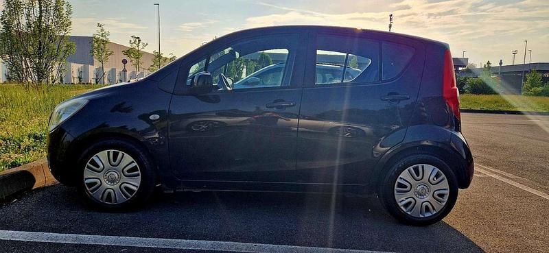 Usata Opel Agila Enjoy 65 CV (47 kW) 2009 Utilitaria