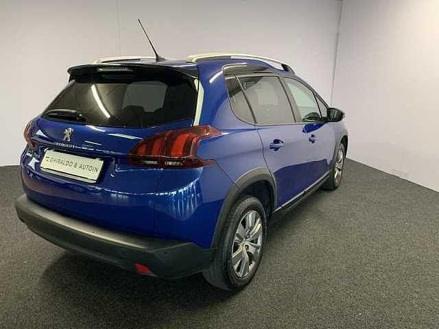 Usado Peugeot 2008 Signature Sky 102 HP (75 kW) 2019 Azul SUV