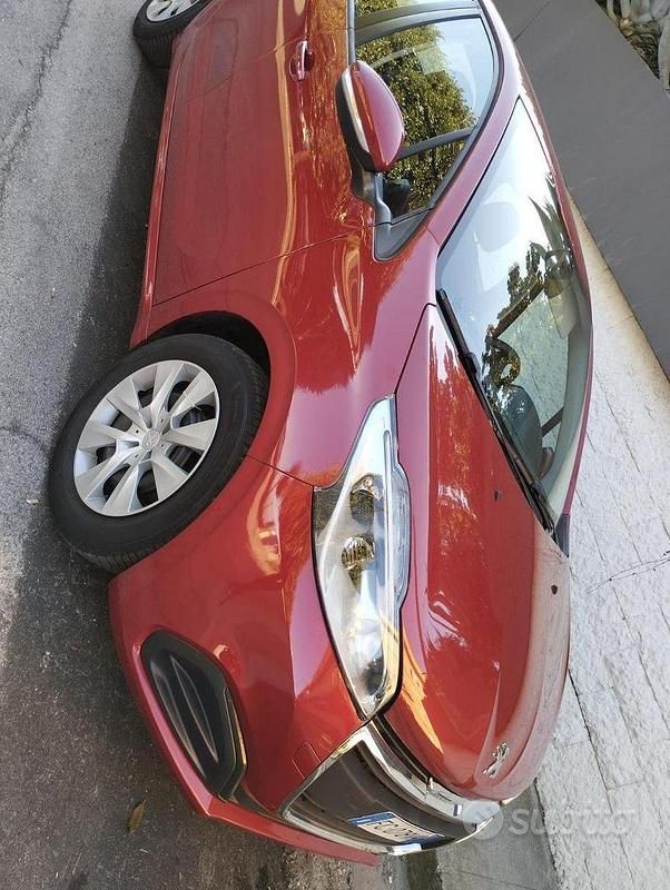 Usata Peugeot 208 75 CV (55 kW) 2016 Utilitaria