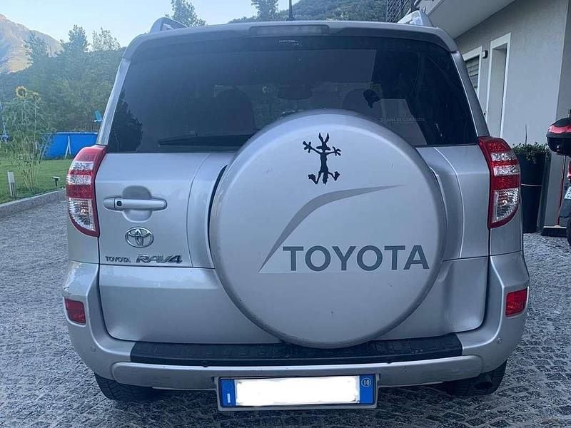 Usata Toyota RAV4 Luxury 150 CV (110 kW) 2010 Argento SUV