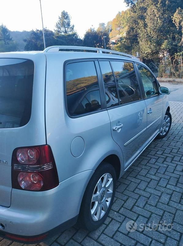 Usata VW Touran 105 CV (77 kW) 2009 Grigio Monovolume