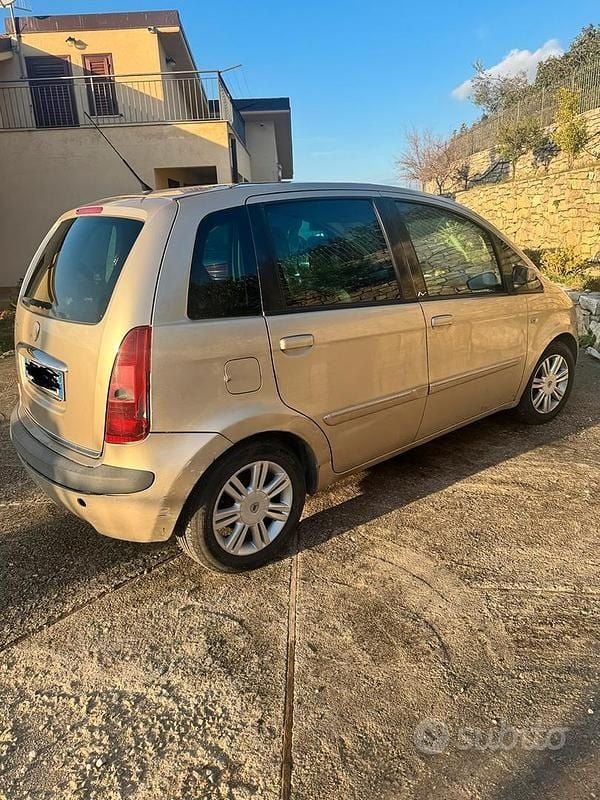 Usata Lancia Musa 95 CV (69 kW) 2005 Monovolume