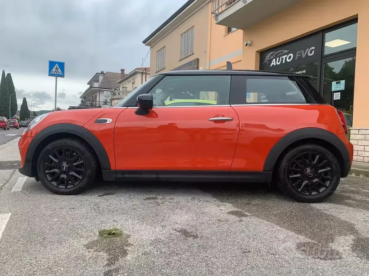 Usata Mini ONE 75 CV (55 kW) 2020 Arancione Utilitaria