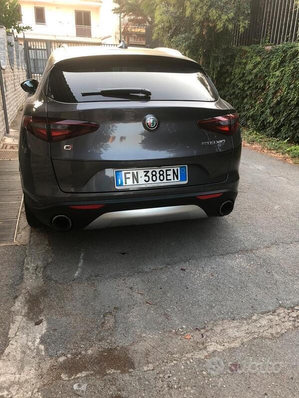 Usato 2018 Alfa Romeo Stelvio 2.0 Benzin 280 CV (29.000 €)