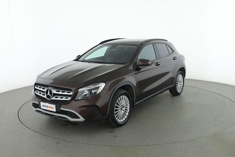 Usata Mercedes GLA200 Business 136 CV (100 kW) 2017 Marrone SUV