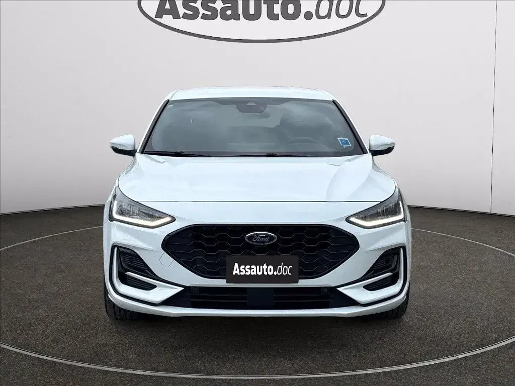 Usata Ford Focus ST-Line X 125 CV (91 kW) 2023 Bianco pastello Berlina
