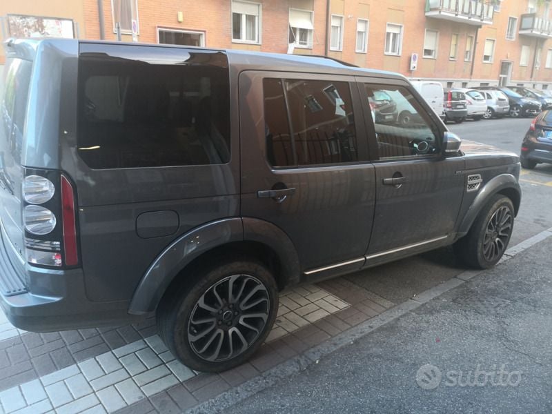 Grigio Usata 2016 Land Rover Discovery 4 SUV | 19.900 € (Super prezzo) - Immagine 1/4