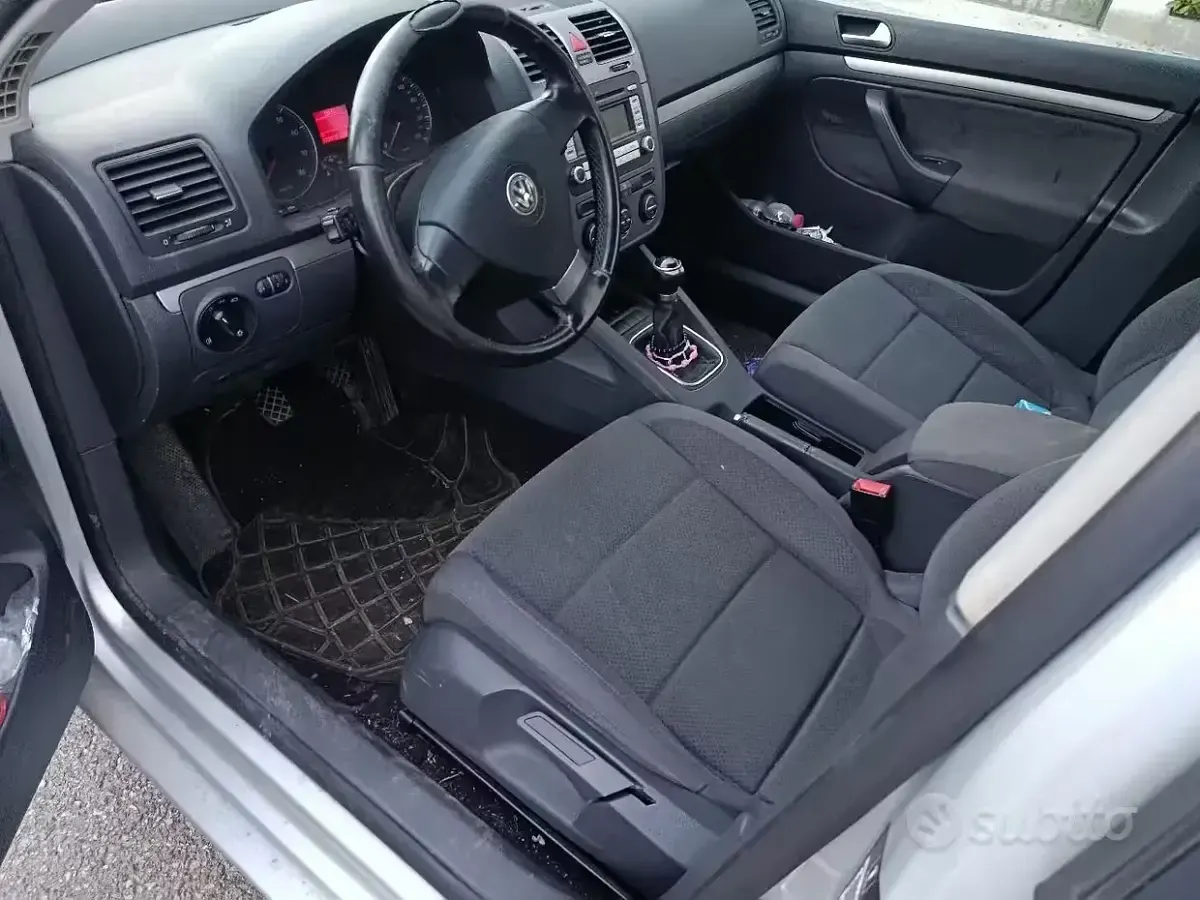 Usata VW Golf VI 140 CV (102 kW) 2008 Grigio Utilitaria