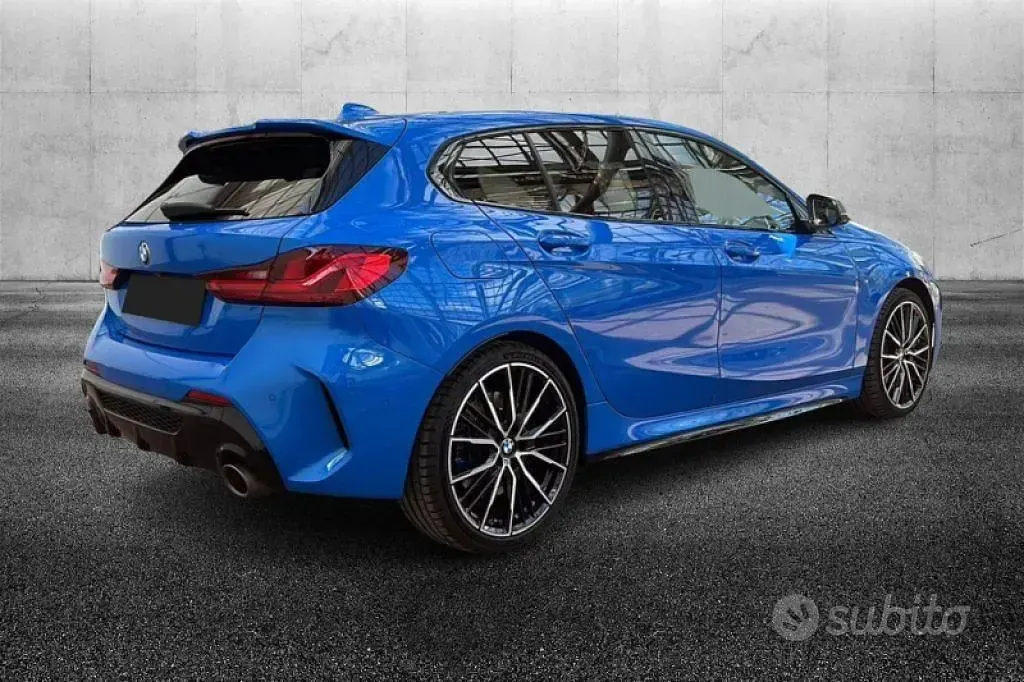 Usata BMW M135 306 CV (225 kW) 2021 Blu/azzurro Utilitaria