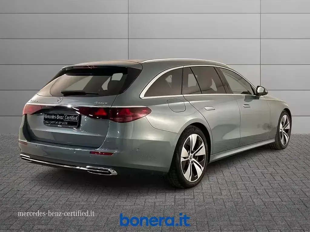 Usata Mercedes E300 Advanced Plus 313 CV (230 kW) 2024 Verde Station wagon