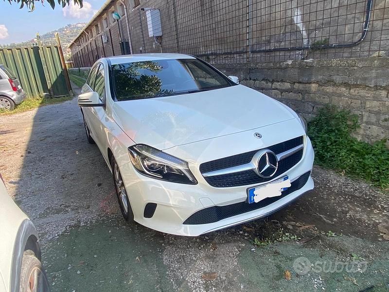 Usata Mercedes A160 102 CV (75 kW) 2018 Bianco Utilitaria
