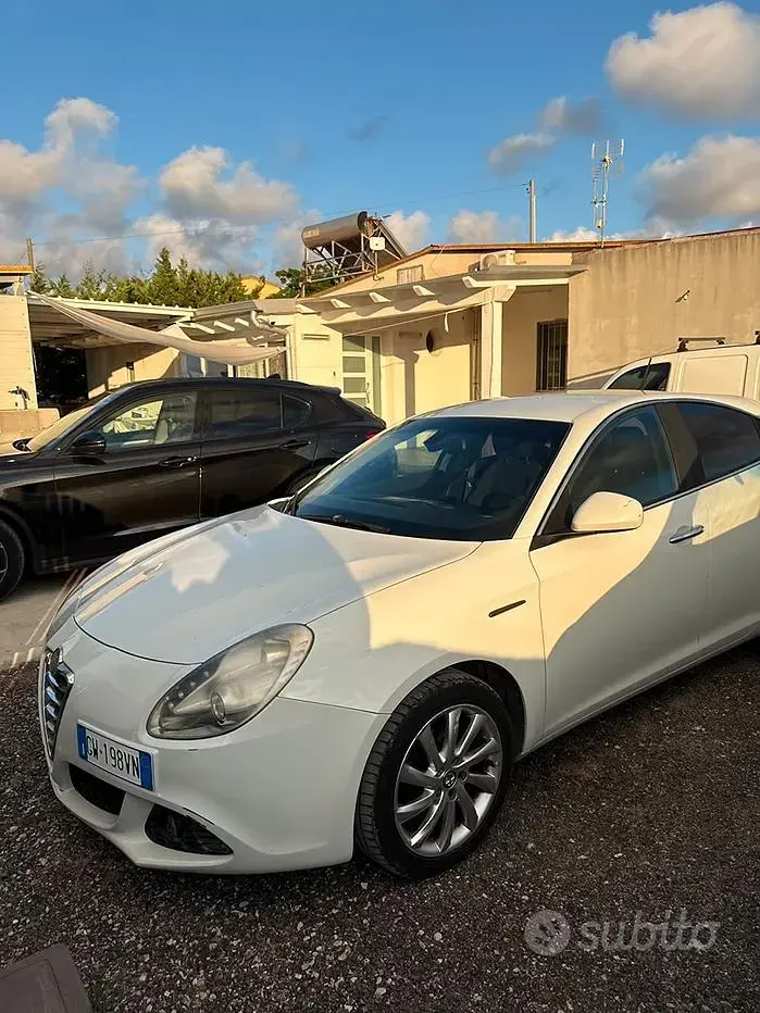 Usata Alfa Romeo Giulietta 105 CV (77 kW) 2012 Bianco Utilitaria