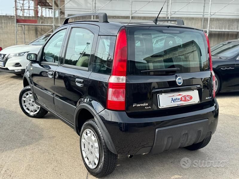 Usata Fiat Panda 4x4 Climbing 69 CV (50 kW) 2007 Nero Utilitaria