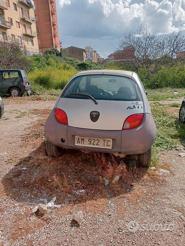 Usato 1996 Ford Ka 1.3 Benzin 60 CV (800 €)