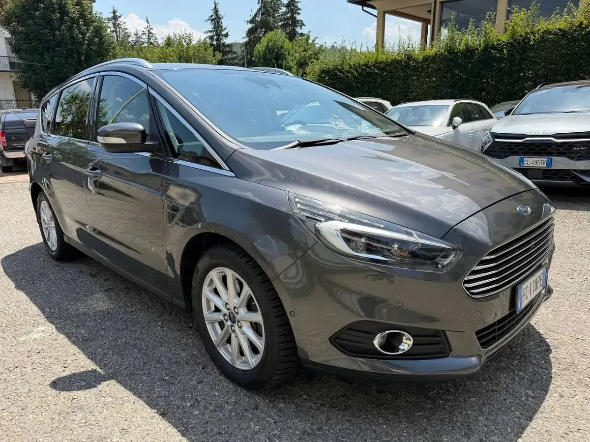 Usata Ford S-MAX Titanium 150 CV (110 kW) 2016 Grigio Monovolume
