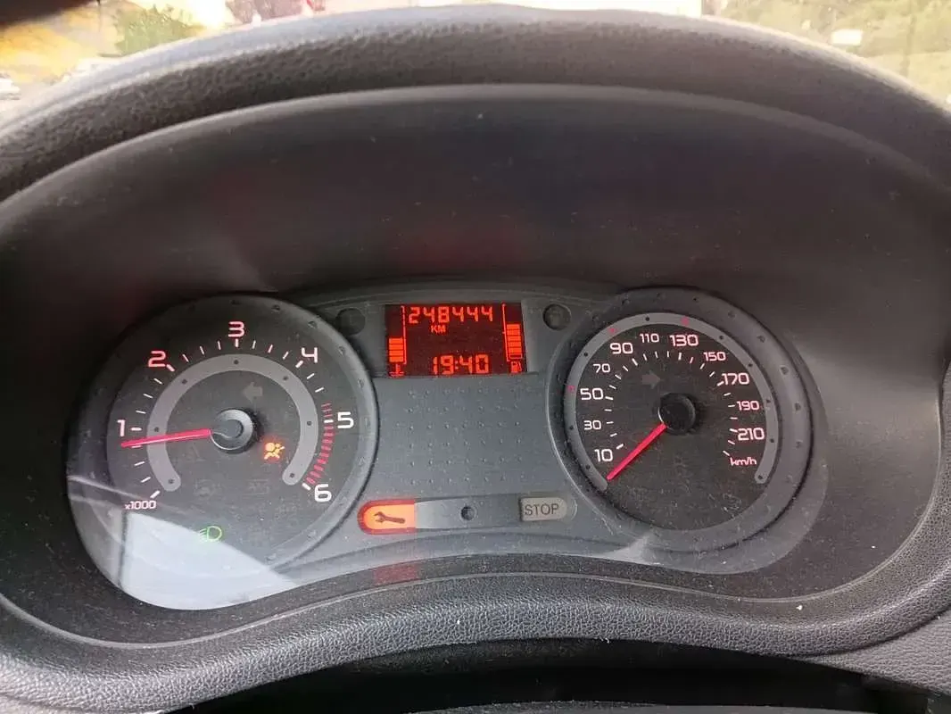 Usata Renault Clio II 86 CV (63 kW) 2007 Argento Berlina