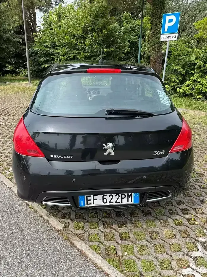 Usata Peugeot 308 109 CV (80 kW) 2010 Nero Utilitaria