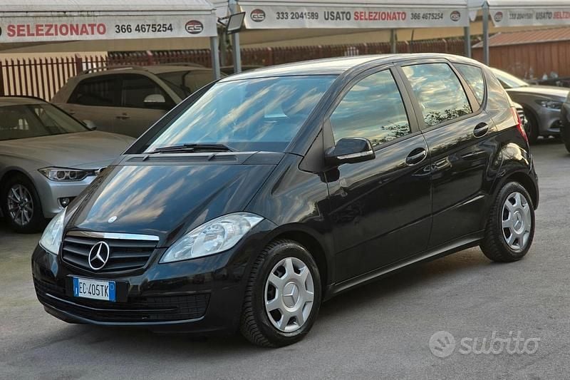 Usata Mercedes A180 110 CV (80 kW) 2010 Nero Berlina