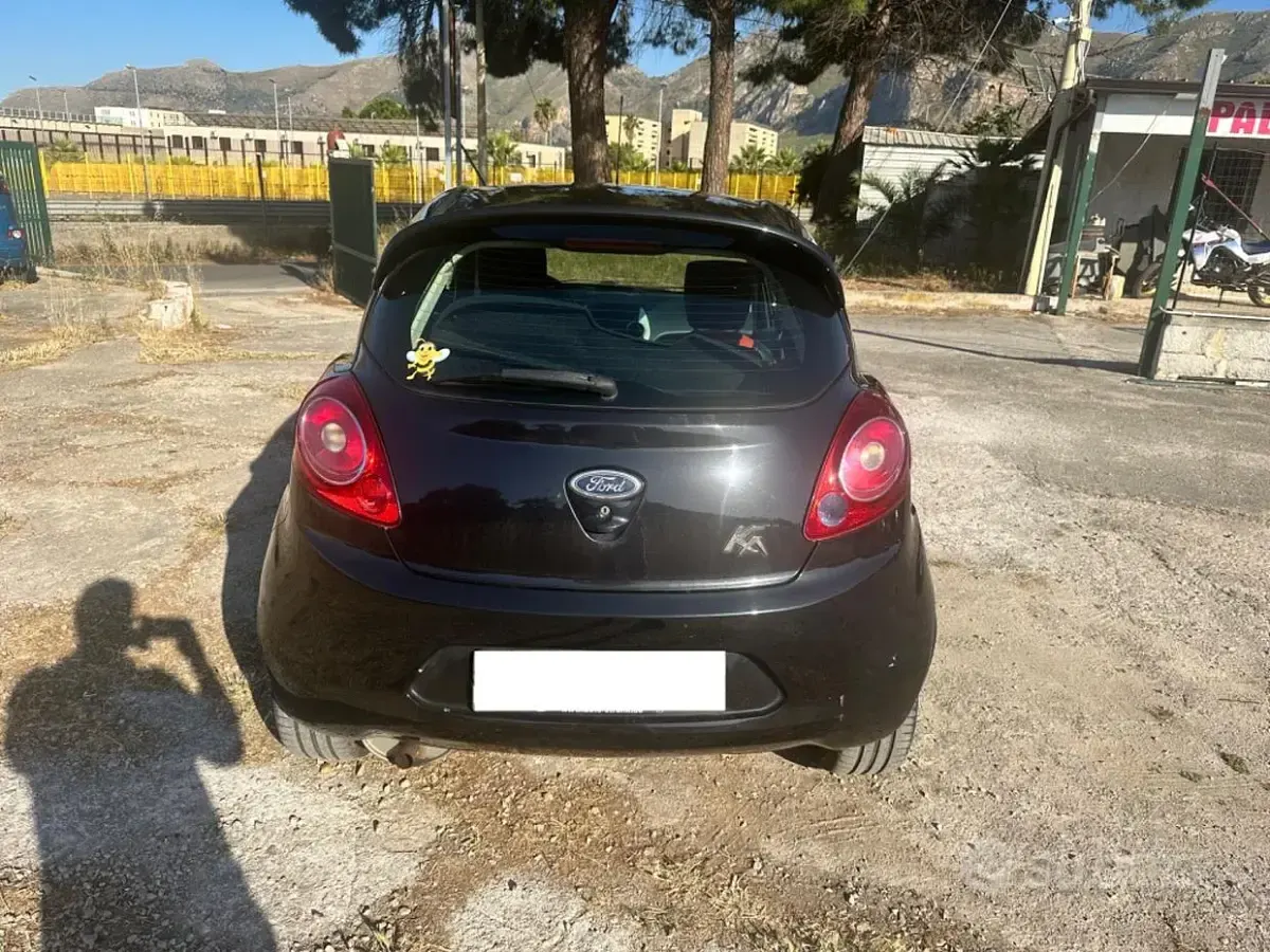 Usata Ford Ka Titanium 69 CV (50 kW) 2010 Nero Utilitaria