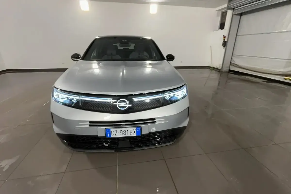 Usata Opel Grandland X 136 CV (100 kW) 2025 Kristall silver SUV
