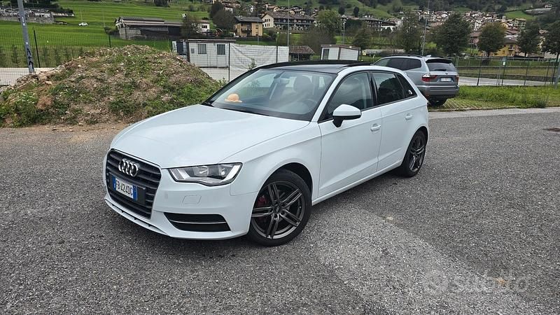 Bianco Usata 2015 Audi A3 Attraction Tre volumi | 14.000 € (Buon prezzo) - Immagine 1/4