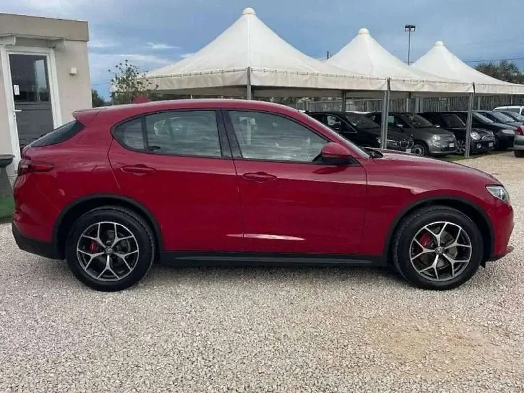 Usata Alfa Romeo Stelvio 215 CV (158 kW) 2017 Rosso SUV