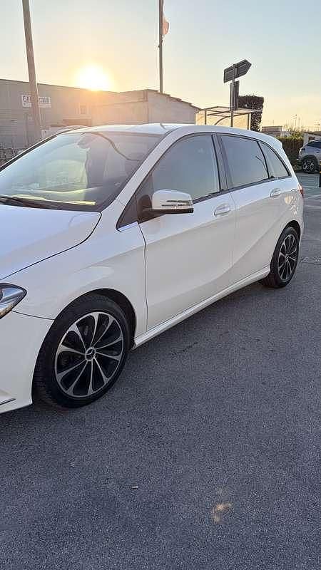 Gebraucht Mercedes B180 Executive 109 PS (80 kW) 2013 Van / Kleinbus