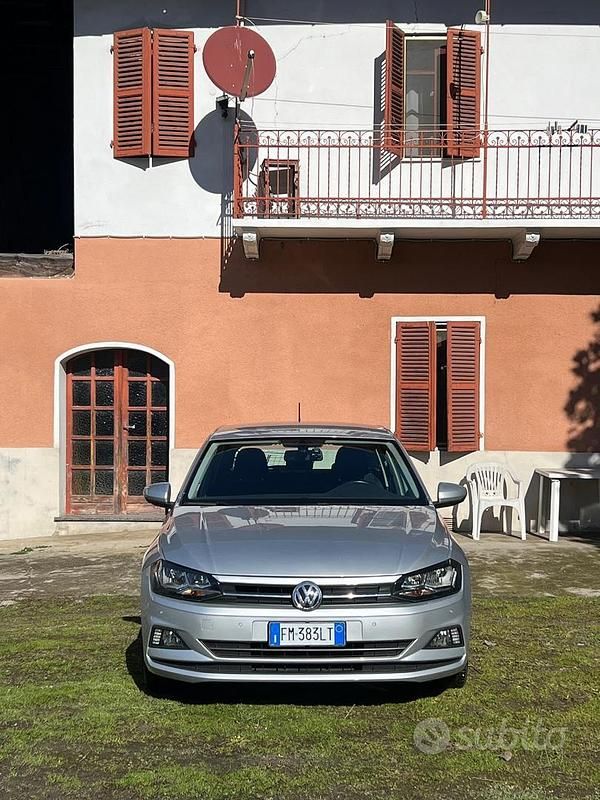 Usata VW Polo Comfortline 75 CV (55 kW) 2018 Grigio Utilitaria