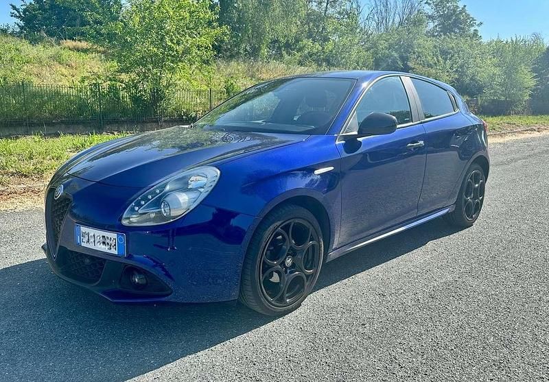 Usata Alfa Romeo Giulietta Super 120 CV (88 kW) 2019 Blu/azzurro Utilitaria