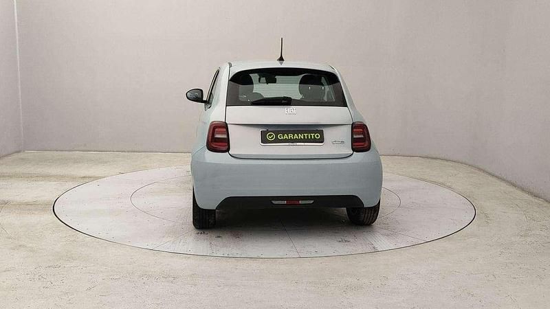 Usata Fiat 500e Icon 86 kW (118 CV) 2020 Azzurro Utilitaria