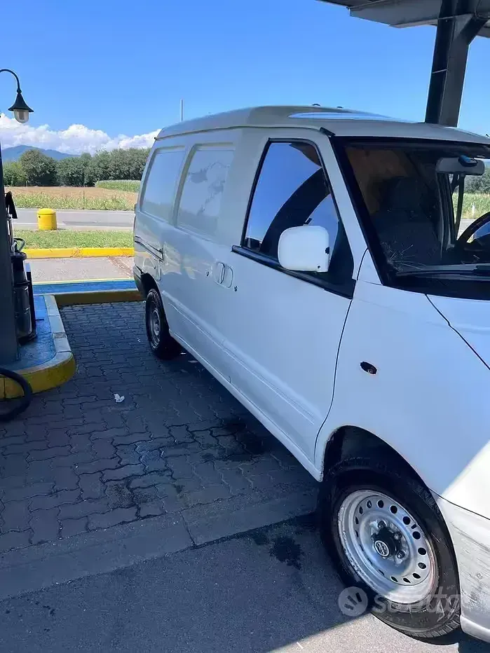Usata Nissan Vanette 75 CV (55 kW) 1998 Bianco Monovolume