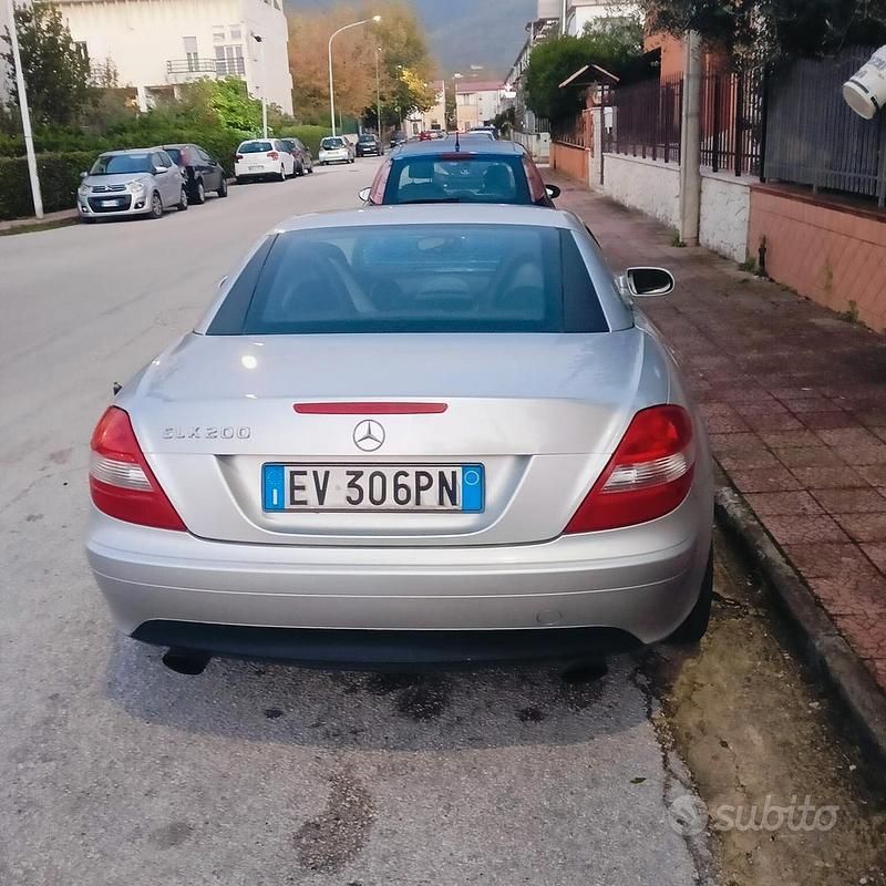 Usata Mercedes SLK200 163 CV (119 kW) 2008 Grigio Cabrio