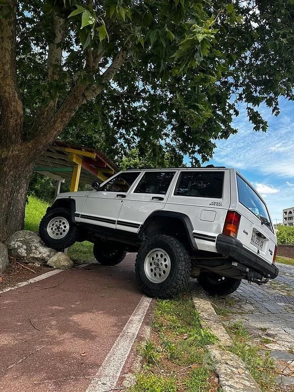 Usata Jeep Cherokee 116 CV (85 kW) 1995 Bianco SUV