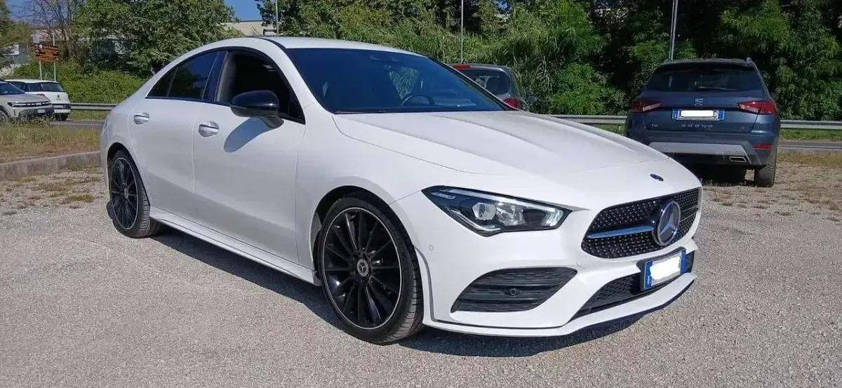 Usata Mercedes CLA180 AMG 116 CV (85 kW) 2019 Bianco doppio strato Coupé
