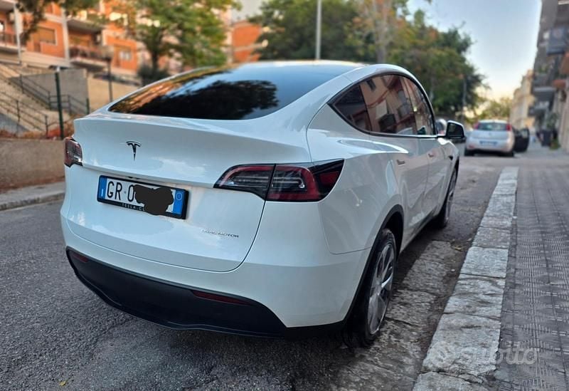 Usata Tesla Model Y Long Range AWD 378 kW (514 CV) 2023 Bianco SUV