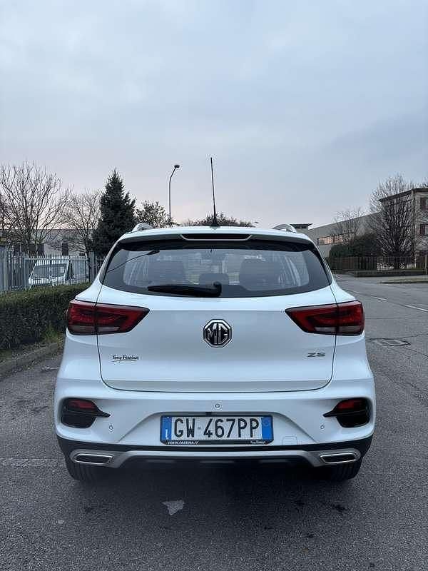 Usata MG ZS Luxury 106 CV (77 kW) 2024 Bianco SUV