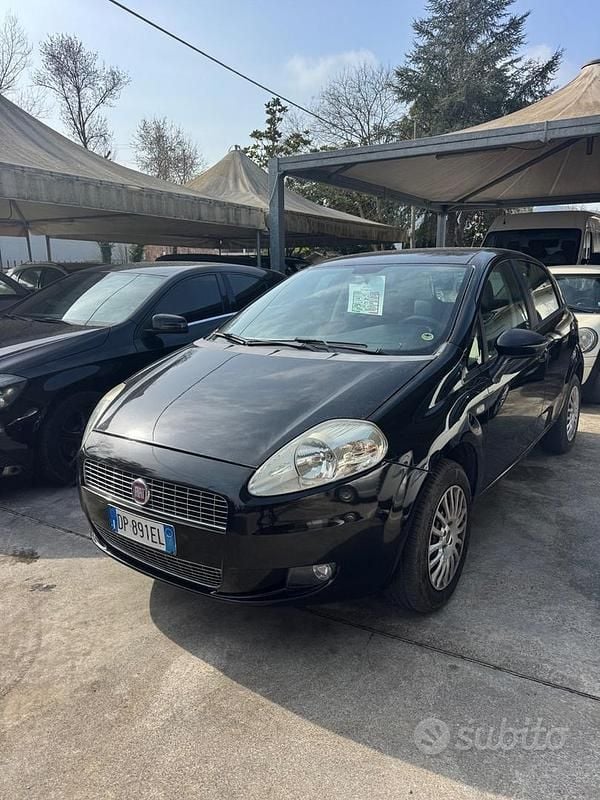 Usata Fiat Grande Punto Dynamic 77 CV (56 kW) 2008 Nero Utilitaria