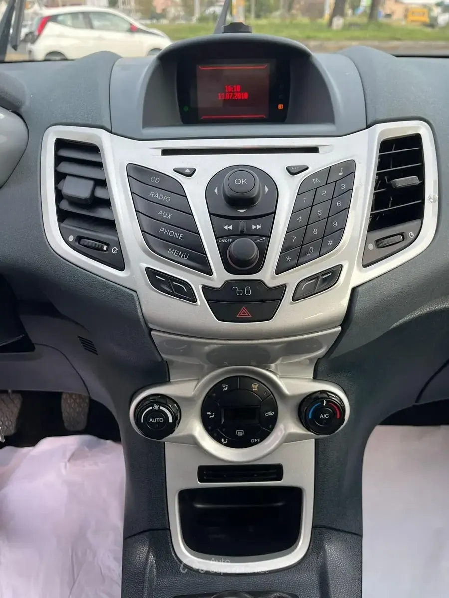Occasion Ford Fiesta Titanium 96 PK (70 kW) 2010 Grijs Sedan