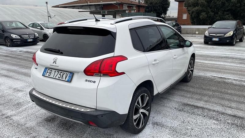 Usata Peugeot 2008 99 CV (72 kW) 2016 Bianco SUV