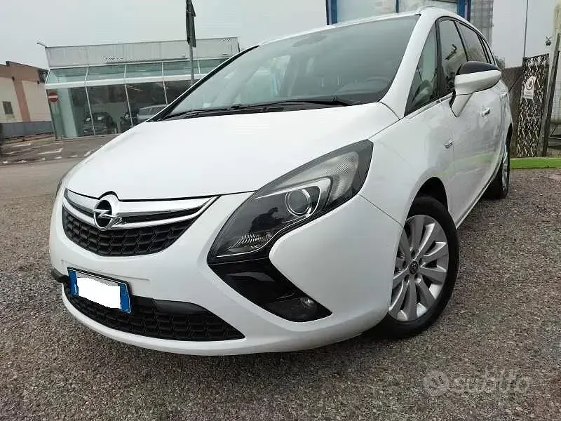 Usata Opel Zafira Tourer Cosmo 150 CV (110 kW) 2012 Bianco Monovolume