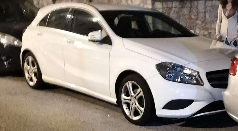 Usata 2015 Mercedes A180 Executive Tre volumi | 12.000 € (Buon prezzo) - Immagine 1/4