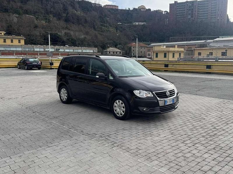 Käytetty VW Touran Highline 105 HP (77 kW) 2008 Tila-auto