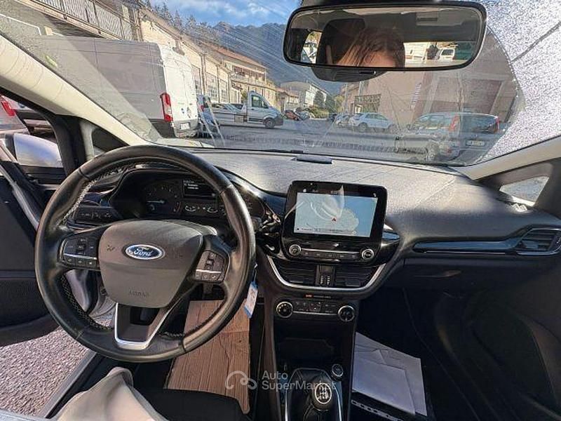 Usata Ford Fiesta Titanium 86 CV (63 kW) 2018 Grigio Utilitaria