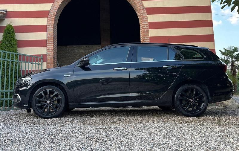 Usata Fiat Tipo 120 CV (88 kW) 2018 Nero Station wagon