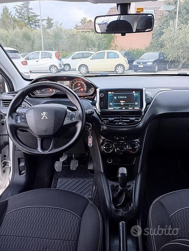 Usata Peugeot 208 Active 102 CV (75 kW) 2021 Bianco Utilitaria